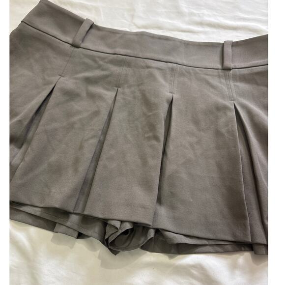 Abercrombie & Fitch Womens Medium Gray Pleated Mini Skirt Skort Academia Preppy - Picture 2 of 8